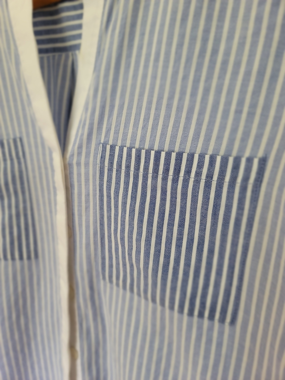 BCBGMAXAZRIA Randi Light Blue Stripe High-Low Blouse - M - Cotton Blend - Picture 7 of 8